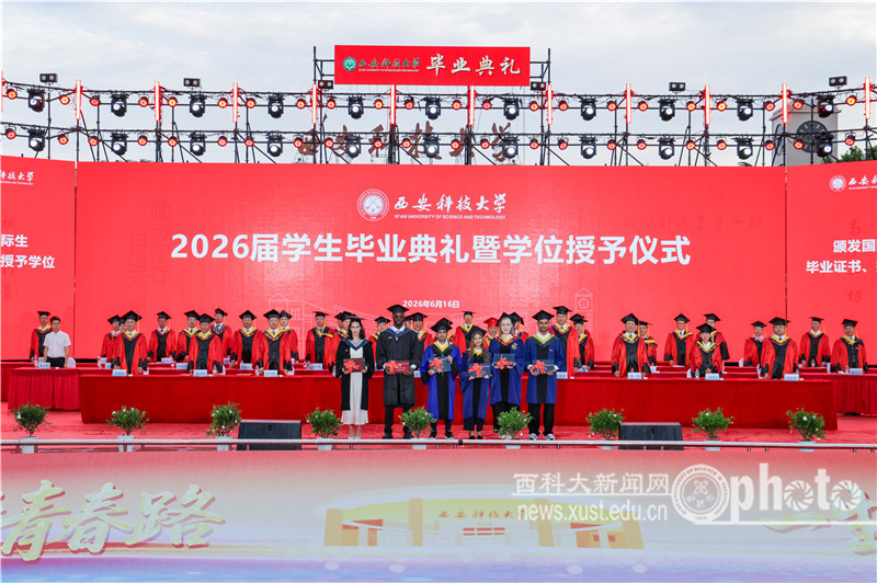 YAO_3827.JPG YAO_3827.JPG