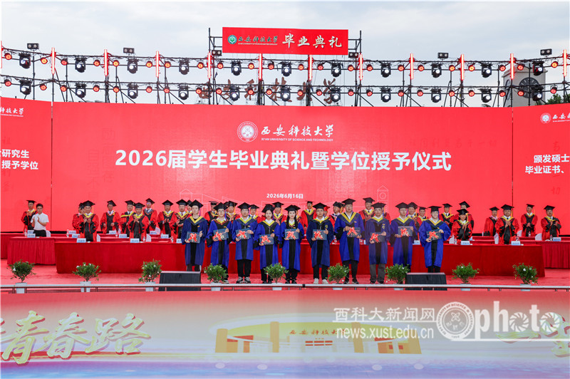 YAO_3685.JPG YAO_3685.JPG